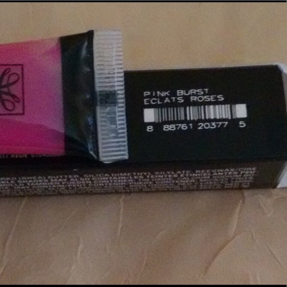 🆕Avon 2 pc Bundle - Gloss and Lipstick - Picture 6 of 6